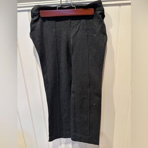 TYLER MADISON Ladies Women's Size Extra Small Grey Cropped Pants Front S…